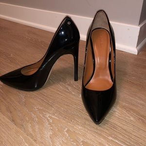 New in Box Rachel Roy Gardner Pump Black Patent
